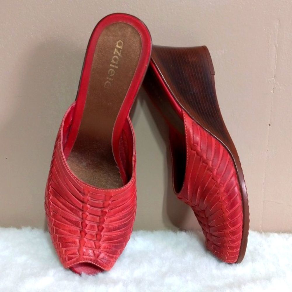 AZALEIA pink leather upper 3 inch wedge sandals, sz 8M